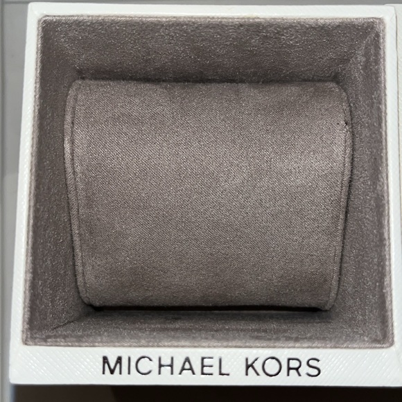 Michael Kors Watch box empty with watch pad & book - Picture 4 of 7